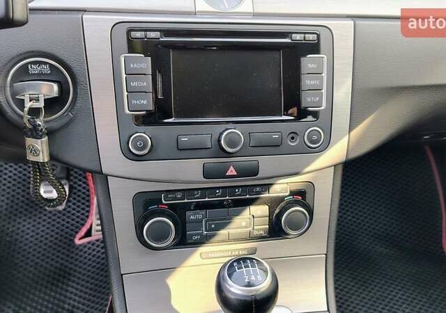 Черный Фольксваген Пассат, объемом двигателя 2 л и пробегом 255 тыс. км за 11200 $, фото 2 на Automoto.ua