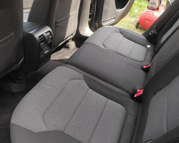 Черный Фольксваген Пассат, объемом двигателя 1.97 л и пробегом 370 тыс. км за 9100 $, фото 13 на Automoto.ua