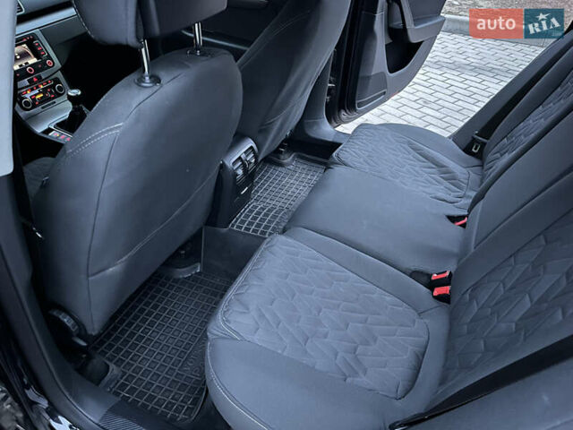 Черный Фольксваген Пассат, объемом двигателя 1.6 л и пробегом 350 тыс. км за 9350 $, фото 13 на Automoto.ua