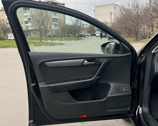 Чорний Фольксваген Пассат, об'ємом двигуна 1.97 л та пробігом 282 тис. км за 10799 $, фото 34 на Automoto.ua