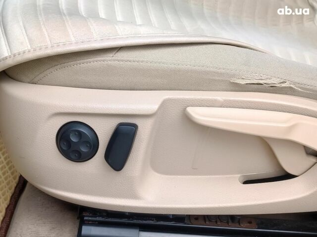 Чорний Фольксваген Пассат, об'ємом двигуна 1.6 л та пробігом 264 тис. км за 8990 $, фото 16 на Automoto.ua