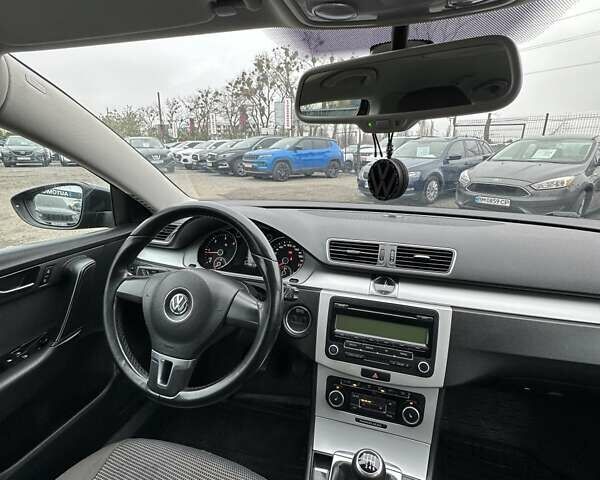 Черный Фольксваген Пассат, объемом двигателя 1.6 л и пробегом 317 тыс. км за 10200 $, фото 26 на Automoto.ua