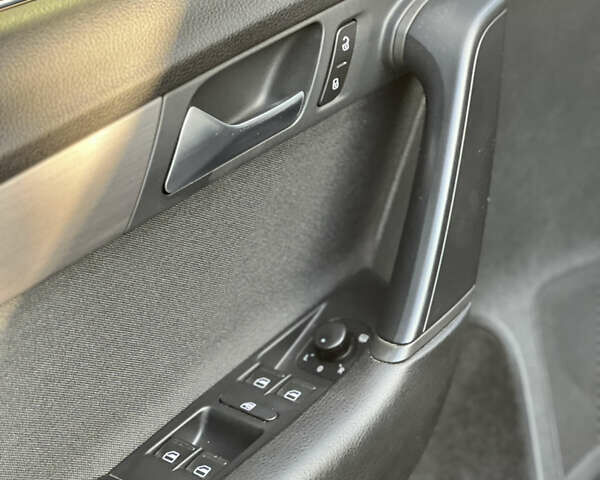 Черный Фольксваген Пассат, объемом двигателя 1.97 л и пробегом 283 тыс. км за 11500 $, фото 34 на Automoto.ua