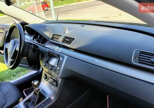 Черный Фольксваген Пассат, объемом двигателя 2 л и пробегом 255 тыс. км за 11200 $, фото 11 на Automoto.ua