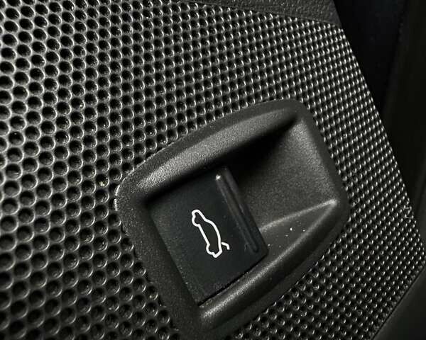 Черный Фольксваген Пассат, объемом двигателя 1.6 л и пробегом 317 тыс. км за 10200 $, фото 30 на Automoto.ua