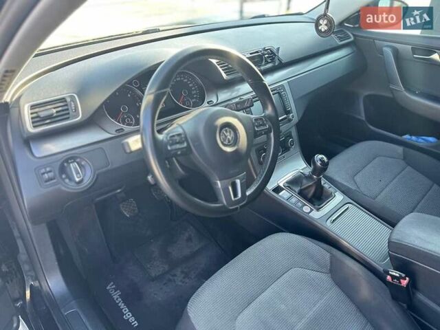 Чорний Фольксваген Пассат, об'ємом двигуна 2 л та пробігом 279 тис. км за 9700 $, фото 19 на Automoto.ua