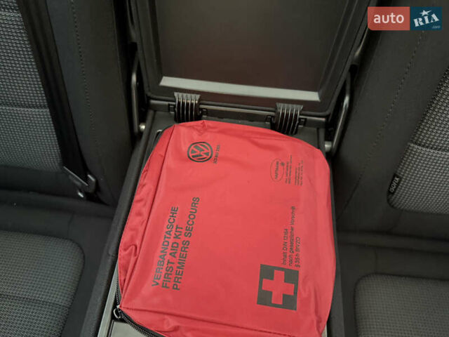 Черный Фольксваген Пассат, объемом двигателя 2 л и пробегом 291 тыс. км за 10800 $, фото 14 на Automoto.ua