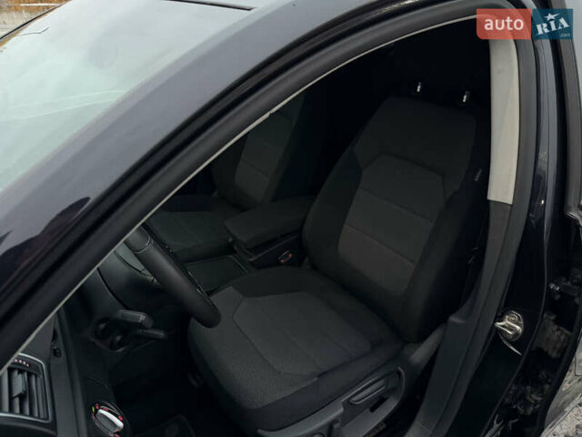Черный Фольксваген Пассат, объемом двигателя 1.6 л и пробегом 228 тыс. км за 8900 $, фото 16 на Automoto.ua