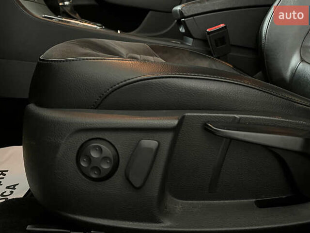 Черный Фольксваген Пассат, объемом двигателя 1.97 л и пробегом 301 тыс. км за 12400 $, фото 9 на Automoto.ua