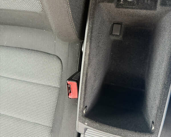 Черный Фольксваген Пассат, объемом двигателя 2 л и пробегом 291 тыс. км за 10800 $, фото 16 на Automoto.ua