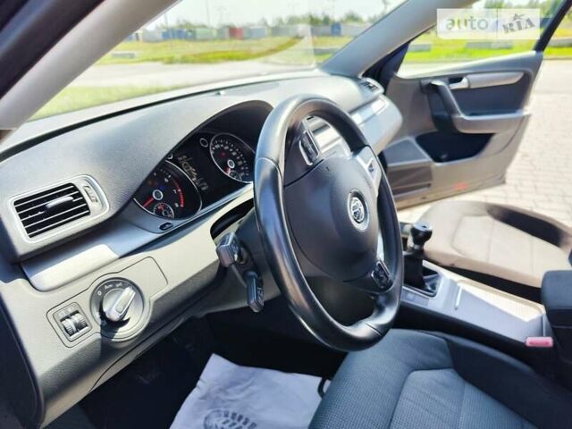 Черный Фольксваген Пассат, объемом двигателя 1.8 л и пробегом 170 тыс. км за 8999 $, фото 47 на Automoto.ua