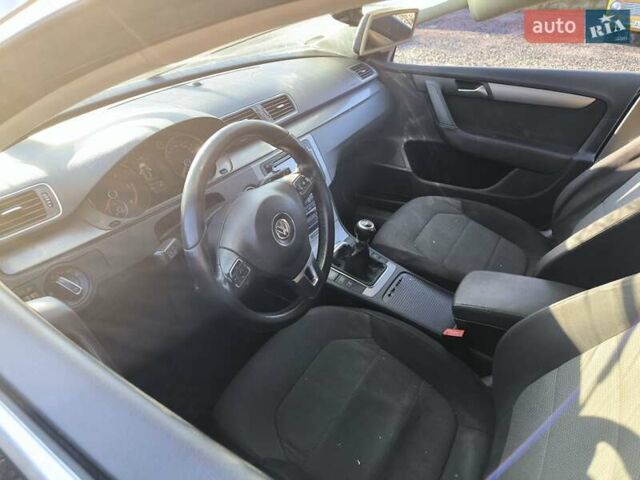 Чорний Фольксваген Пассат, об'ємом двигуна 2 л та пробігом 320 тис. км за 5800 $, фото 10 на Automoto.ua