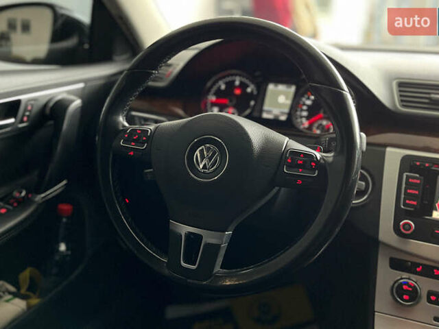 Черный Фольксваген Пассат, объемом двигателя 1.97 л и пробегом 301 тыс. км за 12400 $, фото 18 на Automoto.ua