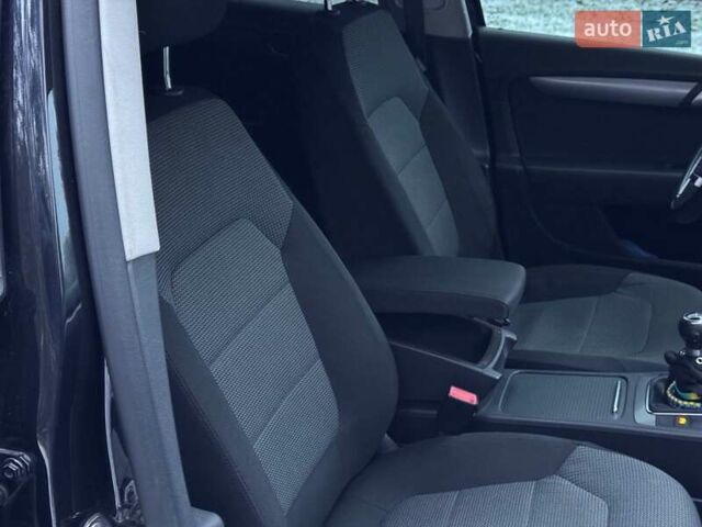 Черный Фольксваген Пассат, объемом двигателя 1.6 л и пробегом 278 тыс. км за 8400 $, фото 18 на Automoto.ua