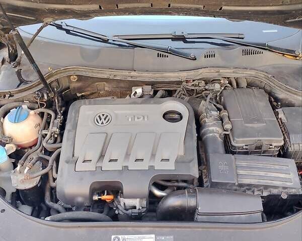 Черный Фольксваген Пассат, объемом двигателя 2 л и пробегом 262 тыс. км за 10700 $, фото 10 на Automoto.ua