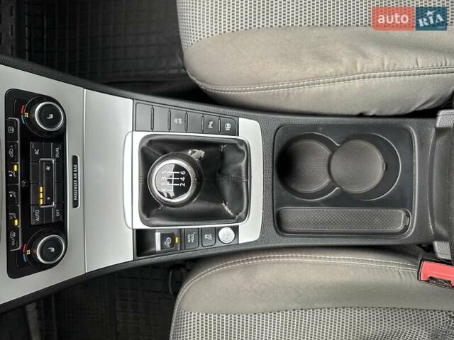 Чорний Фольксваген Пассат, об'ємом двигуна 1.6 л та пробігом 317 тис. км за 10200 $, фото 24 на Automoto.ua