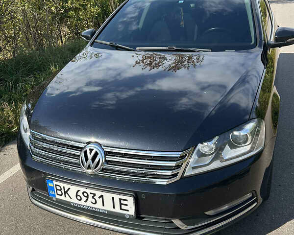 Черный Фольксваген Пассат, объемом двигателя 1.97 л и пробегом 321 тыс. км за 10200 $, фото 5 на Automoto.ua