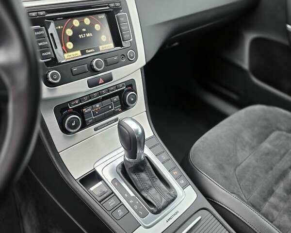 Чорний Фольксваген Пассат, об'ємом двигуна 2 л та пробігом 236 тис. км за 13200 $, фото 31 на Automoto.ua