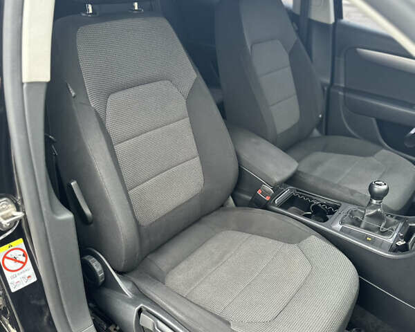 Чорний Фольксваген Пассат, об'ємом двигуна 1.97 л та пробігом 338 тис. км за 8800 $, фото 18 на Automoto.ua