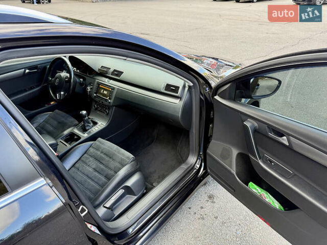 Черный Фольксваген Пассат, объемом двигателя 1.6 л и пробегом 261 тыс. км за 10000 $, фото 16 на Automoto.ua