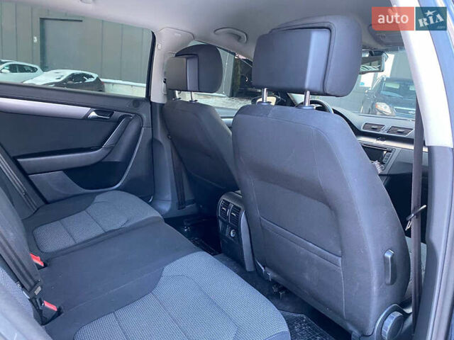 Чорний Фольксваген Пассат, об'ємом двигуна 2 л та пробігом 257 тис. км за 9990 $, фото 14 на Automoto.ua