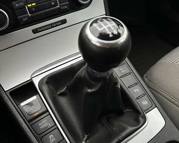 Чорний Фольксваген Пассат, об'ємом двигуна 1.6 л та пробігом 317 тис. км за 10200 $, фото 33 на Automoto.ua