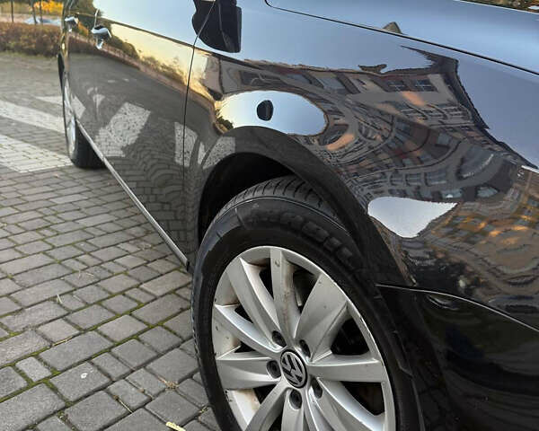 Черный Фольксваген Пассат, объемом двигателя 1.6 л и пробегом 235 тыс. км за 11000 $, фото 4 на Automoto.ua