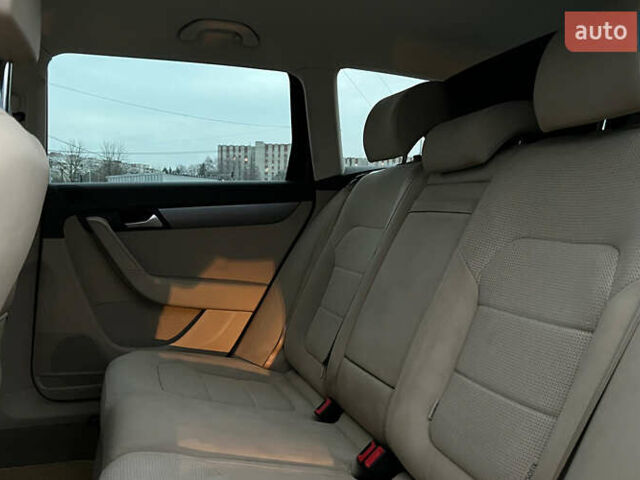 Чорний Фольксваген Пассат, об'ємом двигуна 1.6 л та пробігом 311 тис. км за 8200 $, фото 18 на Automoto.ua