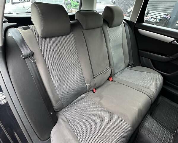 Чорний Фольксваген Пассат, об'ємом двигуна 1.6 л та пробігом 317 тис. км за 10200 $, фото 17 на Automoto.ua