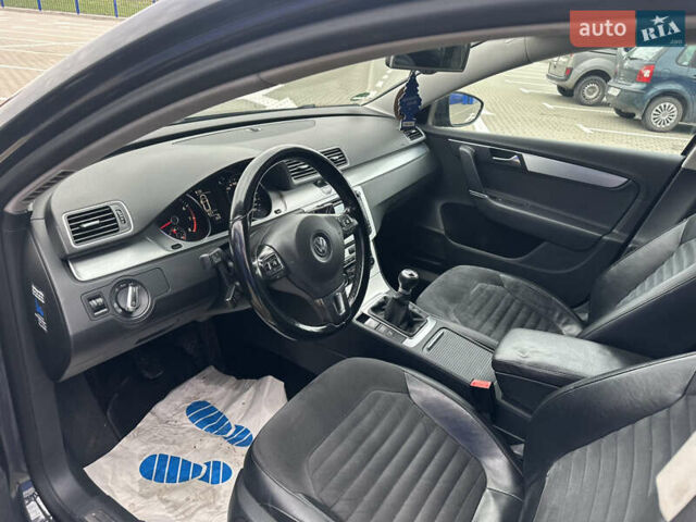 Черный Фольксваген Пассат, объемом двигателя 2 л и пробегом 247 тыс. км за 7800 $, фото 10 на Automoto.ua