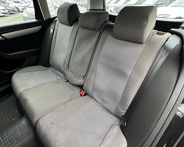 Черный Фольксваген Пассат, объемом двигателя 1.6 л и пробегом 317 тыс. км за 10200 $, фото 16 на Automoto.ua