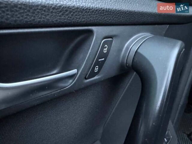 Черный Фольксваген Пассат, объемом двигателя 1.6 л и пробегом 278 тыс. км за 8400 $, фото 16 на Automoto.ua