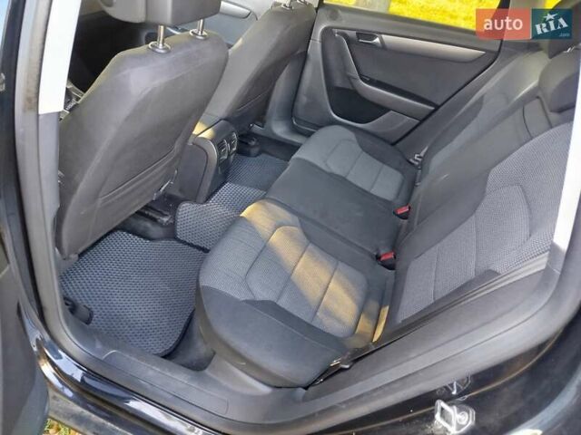 Черный Фольксваген Пассат, объемом двигателя 1.6 л и пробегом 310 тыс. км за 9000 $, фото 5 на Automoto.ua