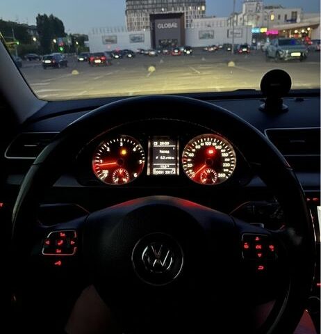 Черный Фольксваген Пассат, объемом двигателя 1.6 л и пробегом 340 тыс. км за 9100 $, фото 4 на Automoto.ua