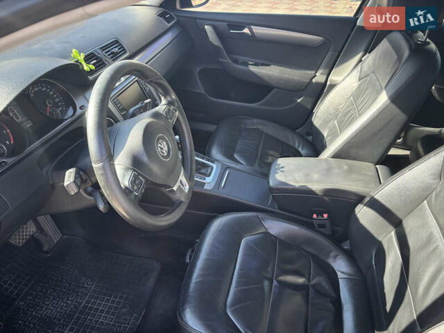 Черный Фольксваген Пассат, объемом двигателя 1.4 л и пробегом 237 тыс. км за 8300 $, фото 7 на Automoto.ua