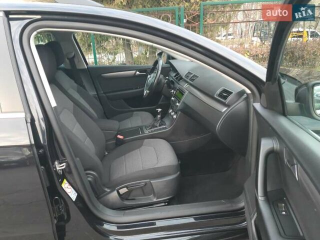 Черный Фольксваген Пассат, объемом двигателя 1.8 л и пробегом 165 тыс. км за 10799 $, фото 58 на Automoto.ua