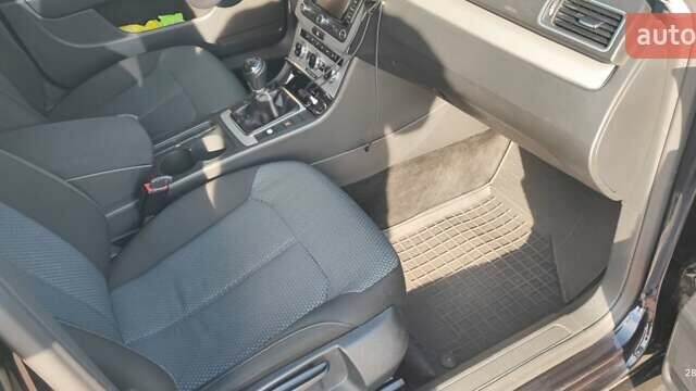 Чорний Фольксваген Пассат, об'ємом двигуна 1.6 л та пробігом 325 тис. км за 9100 $, фото 20 на Automoto.ua