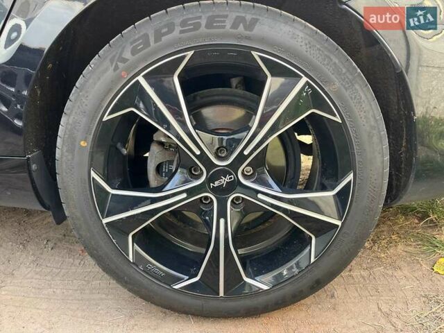 Чорний Фольксваген Пассат, об'ємом двигуна 1.97 л та пробігом 294 тис. км за 13000 $, фото 17 на Automoto.ua