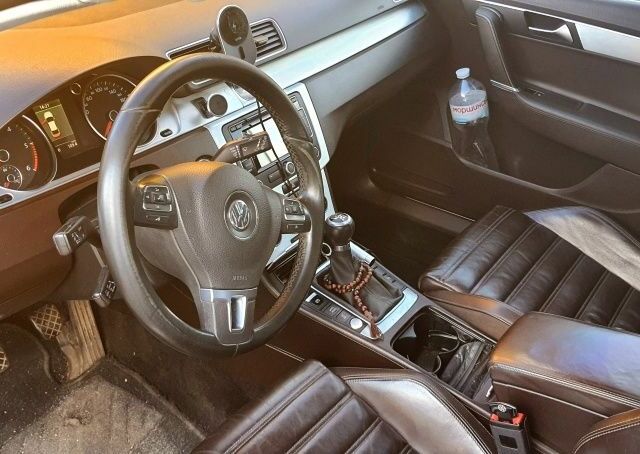 Чорний Фольксваген Пассат, об'ємом двигуна 1.6 л та пробігом 273 тис. км за 9199 $, фото 6 на Automoto.ua