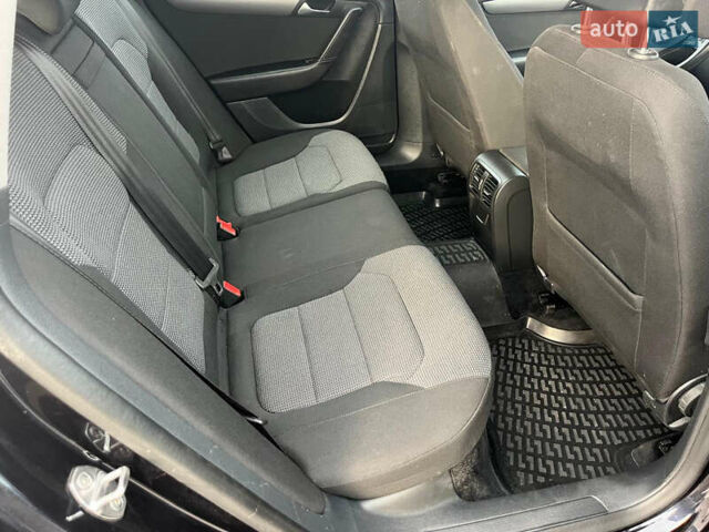 Черный Фольксваген Пассат, объемом двигателя 2 л и пробегом 359 тыс. км за 10700 $, фото 6 на Automoto.ua