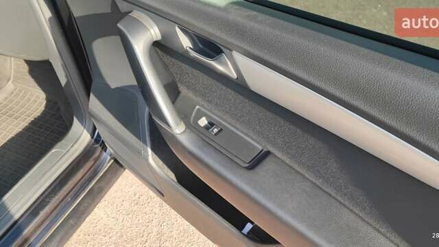 Чорний Фольксваген Пассат, об'ємом двигуна 1.6 л та пробігом 325 тис. км за 9100 $, фото 19 на Automoto.ua