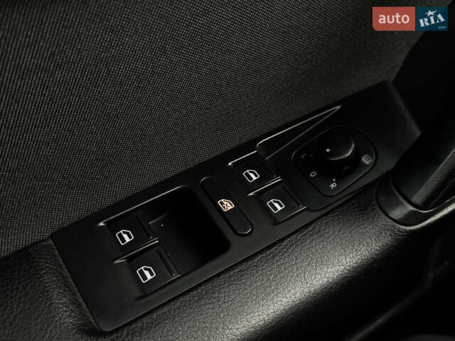 Чорний Фольксваген Пассат, об'ємом двигуна 2 л та пробігом 231 тис. км за 12500 $, фото 48 на Automoto.ua