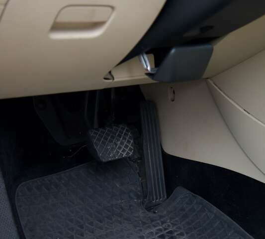 Черный Фольксваген Пассат, объемом двигателя 2 л и пробегом 180 тыс. км за 8687 $, фото 13 на Automoto.ua