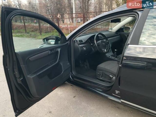 Черный Фольксваген Пассат, объемом двигателя 1.8 л и пробегом 165 тыс. км за 10799 $, фото 24 на Automoto.ua