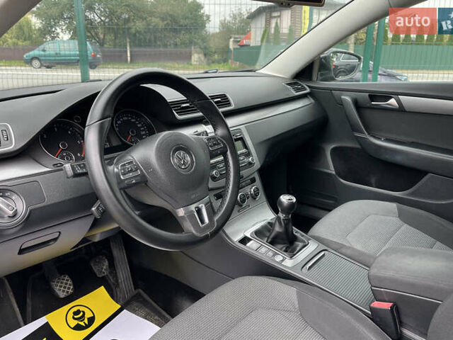 Черный Фольксваген Пассат, объемом двигателя 1.97 л и пробегом 250 тыс. км за 10000 $, фото 9 на Automoto.ua