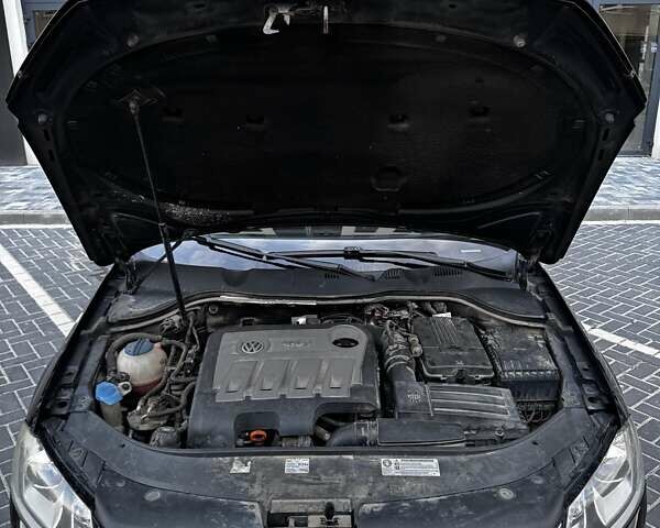 Черный Фольксваген Пассат, объемом двигателя 1.97 л и пробегом 352 тыс. км за 10800 $, фото 10 на Automoto.ua