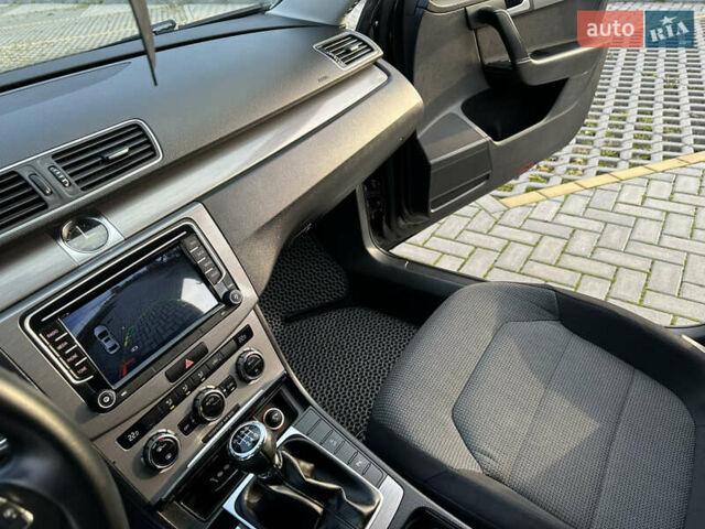 Чорний Фольксваген Пассат, об'ємом двигуна 2 л та пробігом 254 тис. км за 10600 $, фото 4 на Automoto.ua