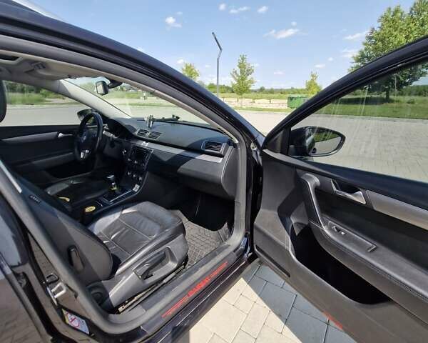 Черный Фольксваген Пассат, объемом двигателя 1.6 л и пробегом 295 тыс. км за 10299 $, фото 12 на Automoto.ua