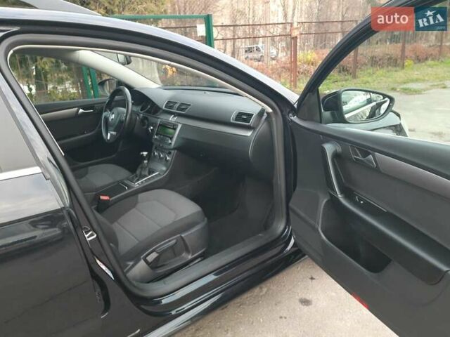 Черный Фольксваген Пассат, объемом двигателя 1.8 л и пробегом 165 тыс. км за 10799 $, фото 55 на Automoto.ua