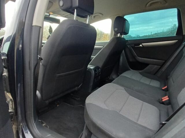 Черный Фольксваген Пассат, объемом двигателя 2 л и пробегом 350 тыс. км за 5000 $, фото 4 на Automoto.ua